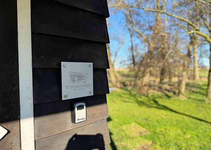 Holiday home 't Dijkhuisje - *